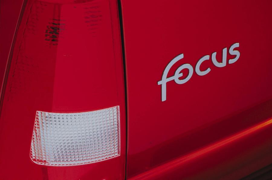  Ford Focus Wagon 1999 года  (фото 20 из 75)